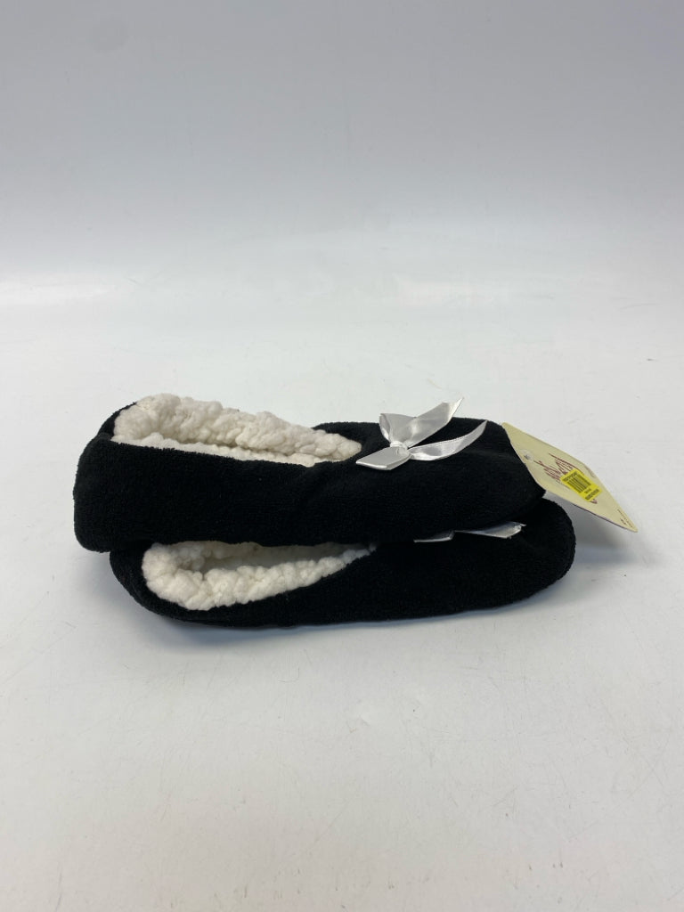 NWT US Size S Black Slippers