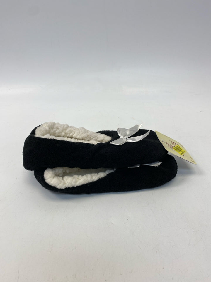 NWT US Size S Black Slippers