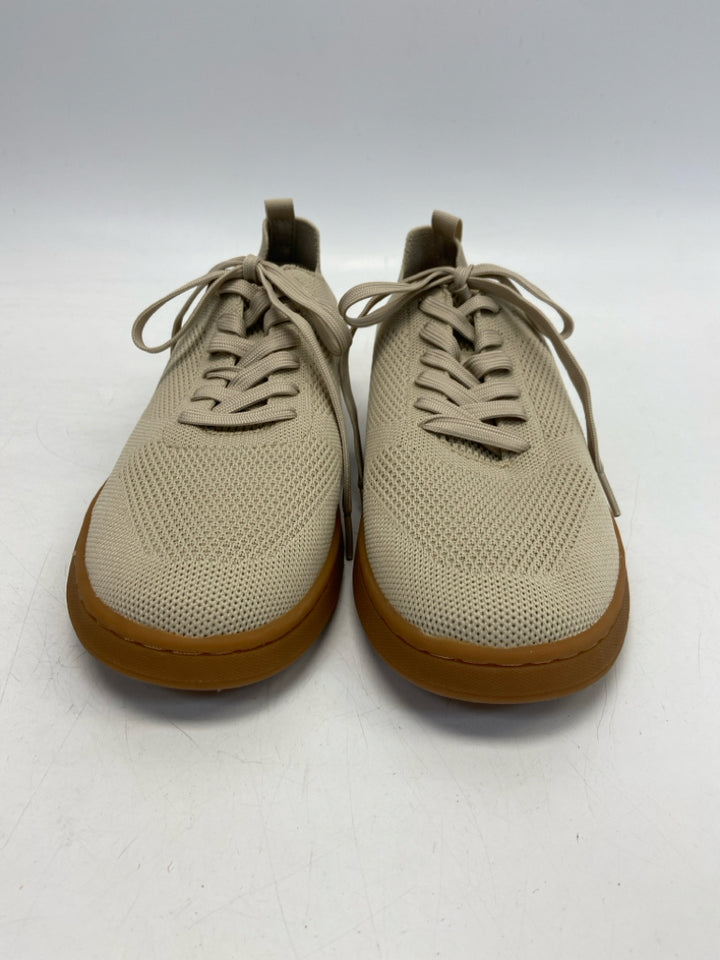 NWOT Size 10 Cream Lace-Up Fabric Men&