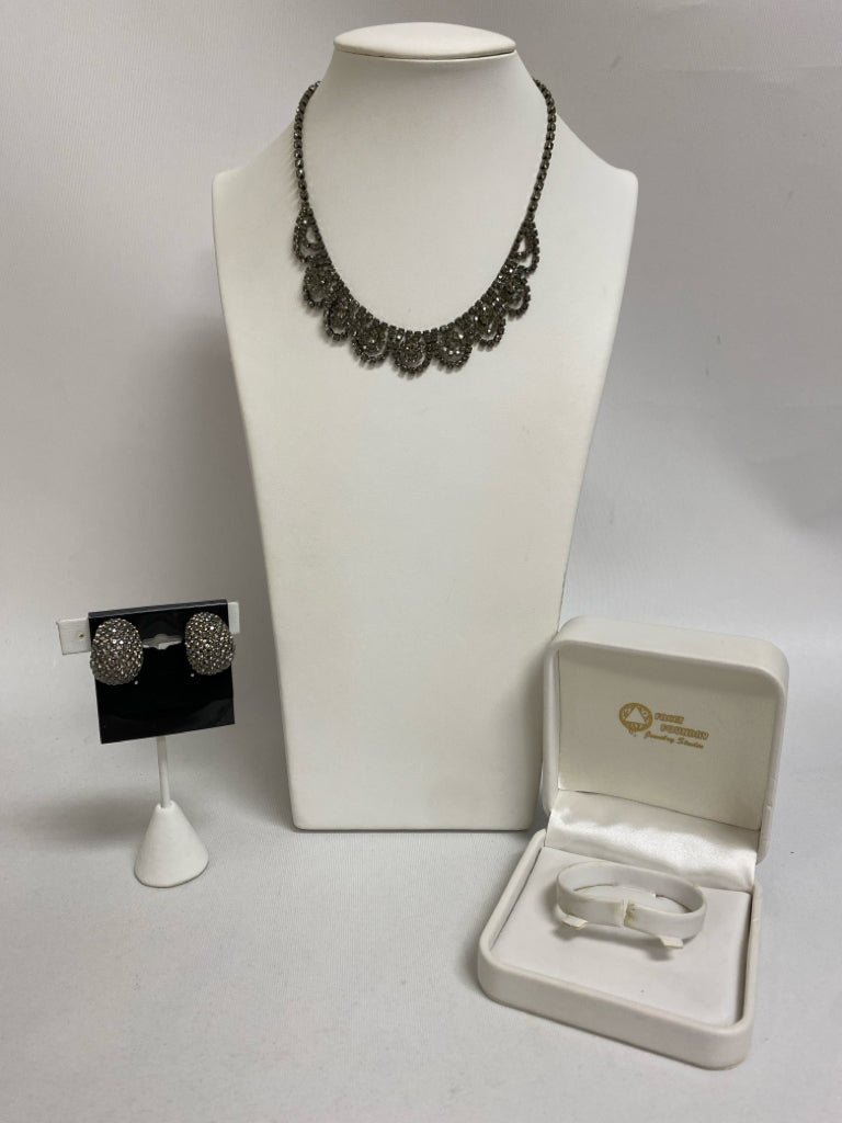 Gray Clear Jeweled Necklace