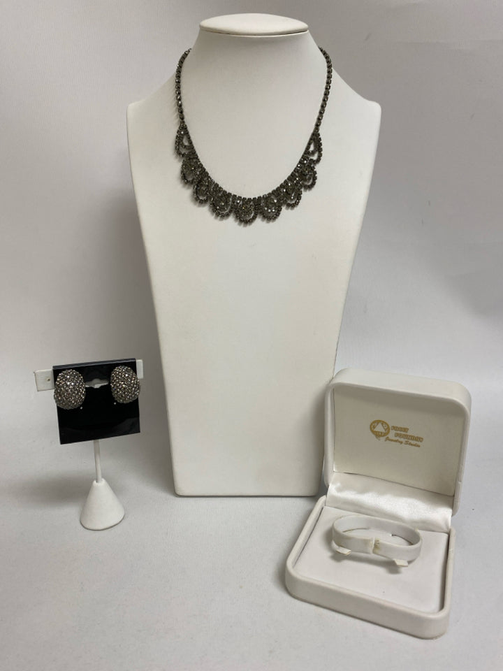 Gray Clear Jeweled Necklace