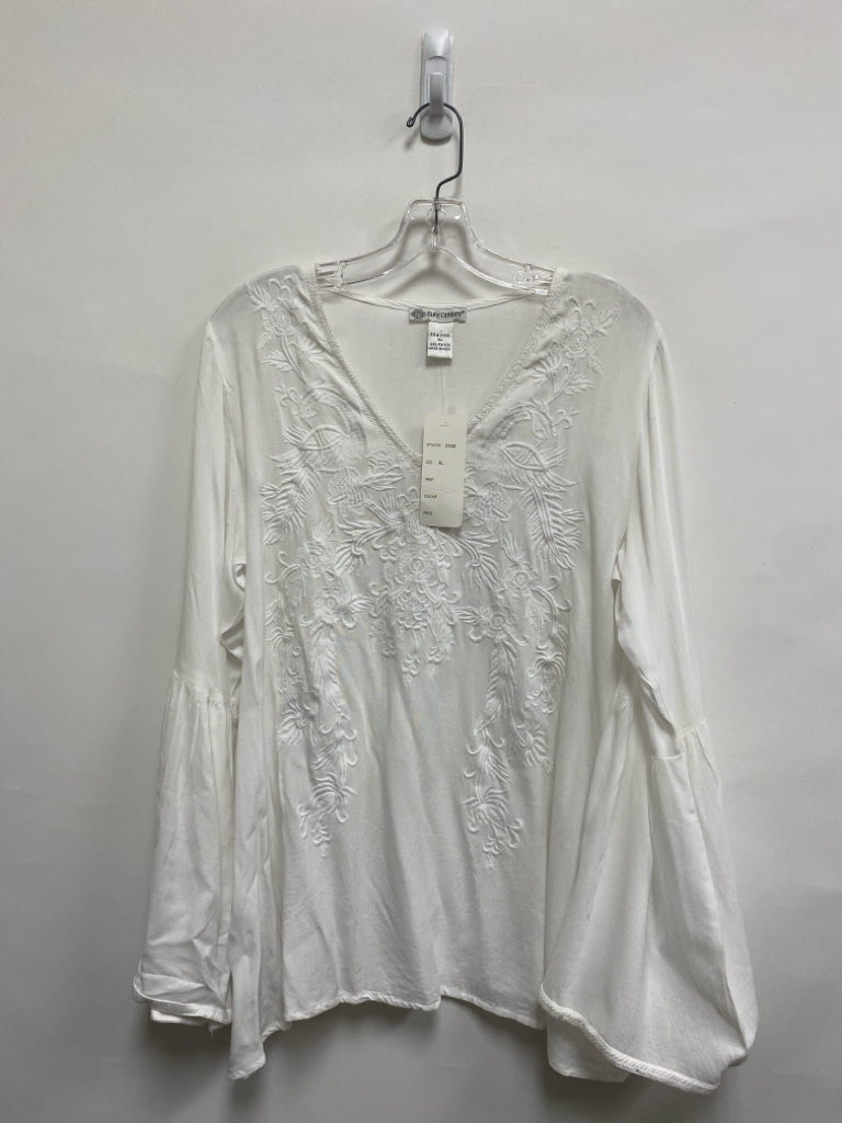 NWT Size XL White Flowers Embroidered Ladies Top