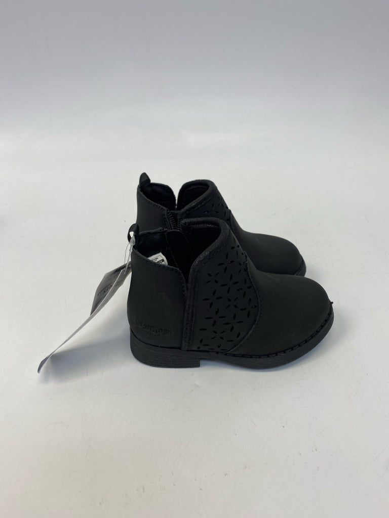 NWT Osh Kosh SIZE 6 Black Perforated Girl&