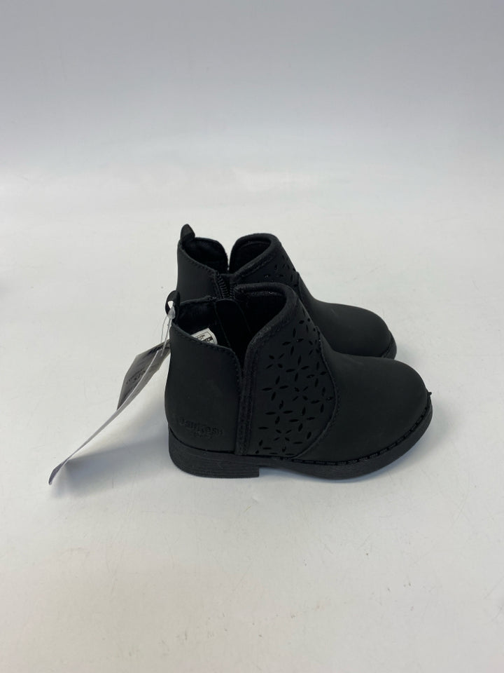 NWT Osh Kosh SIZE 6 Black Perforated Girl&