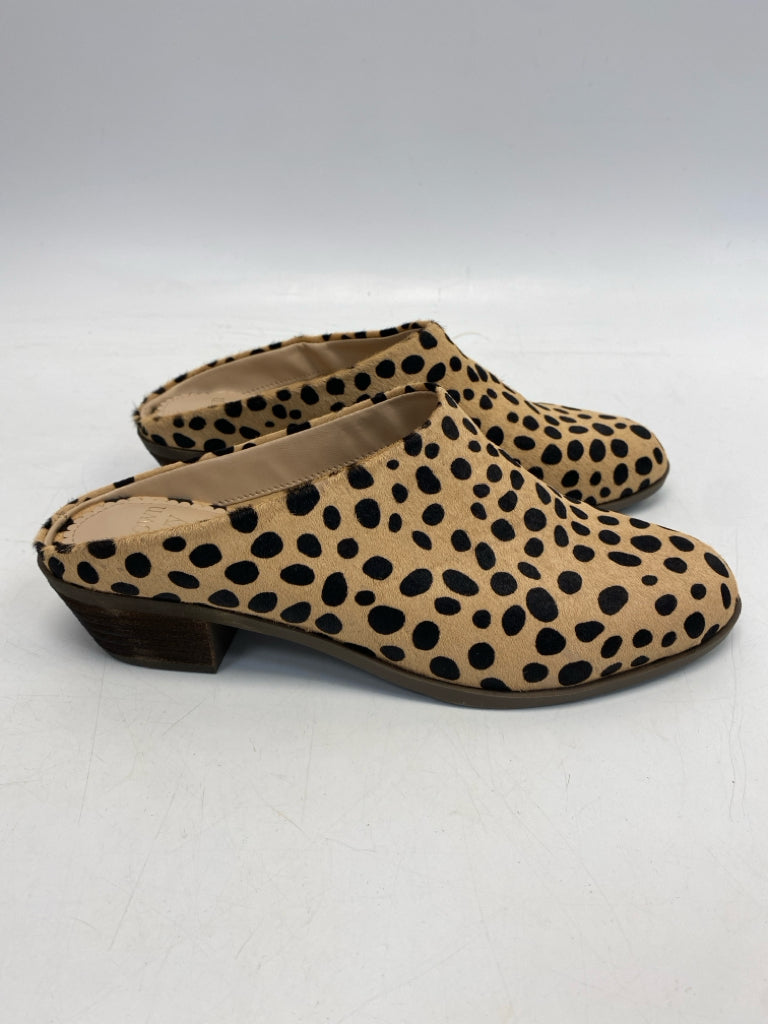 NWOT Crown &amp; Ivy US Shoe Size 8.5 Brown Black Animal Print Clogs