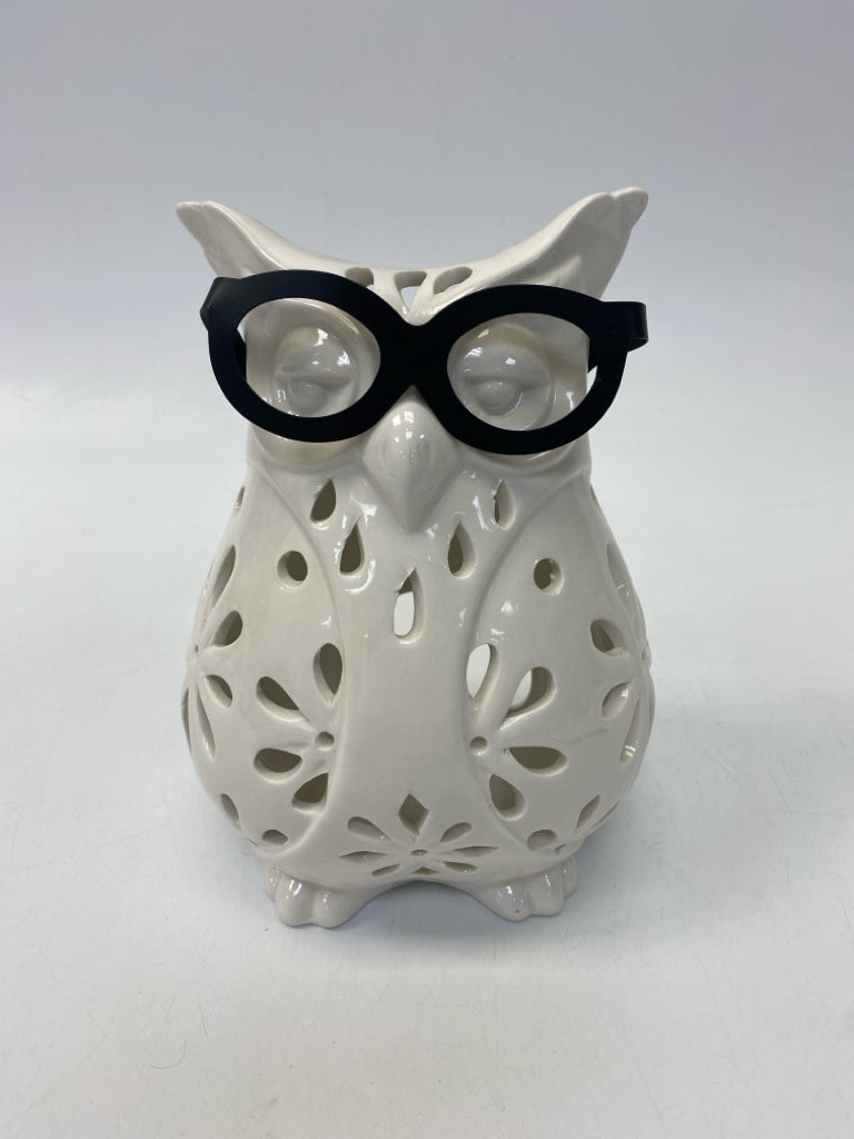 White Cut-Out Ceramic Candleholder(s)
