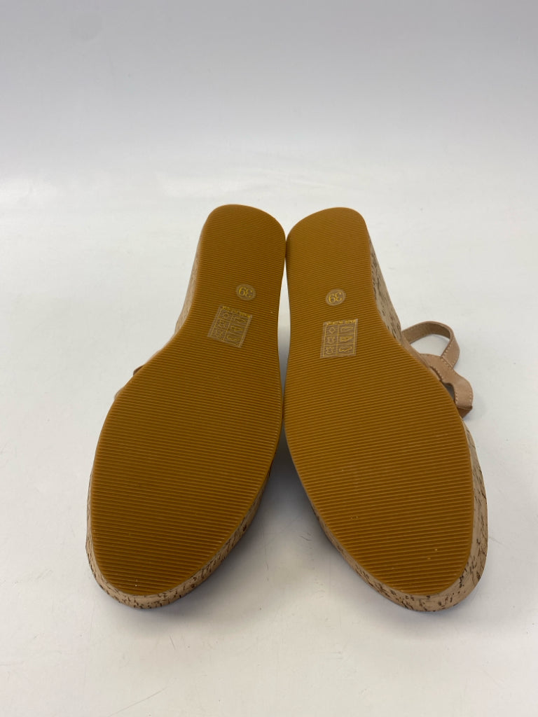 NWOT Antelope  Size 39 Natural Cork Sandals