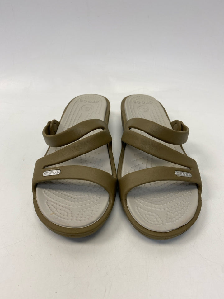 Crocs  Size 7 Brown Sandals