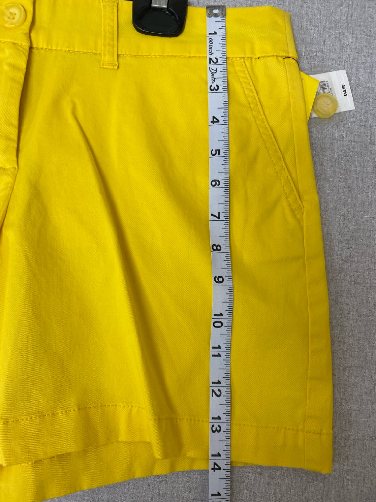 NWT Crown &amp; Ivy Size 6 Yellow Ladies Shorts