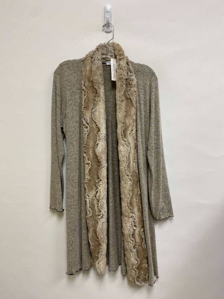 NWT Size M Beige Cream/Tan Faux Fur Collar Ladies Sweater