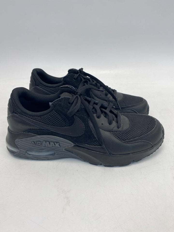 Nike Size 8.5 Black Lace-Up Men&