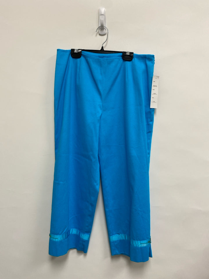 NWT Spenser Jeremy Size 10 Turquoise Texture Cropped Ladies Pants