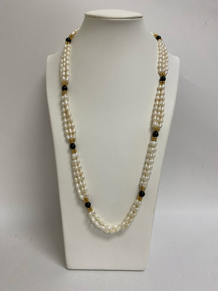 Pearl Gold/Black Beaded Necklace