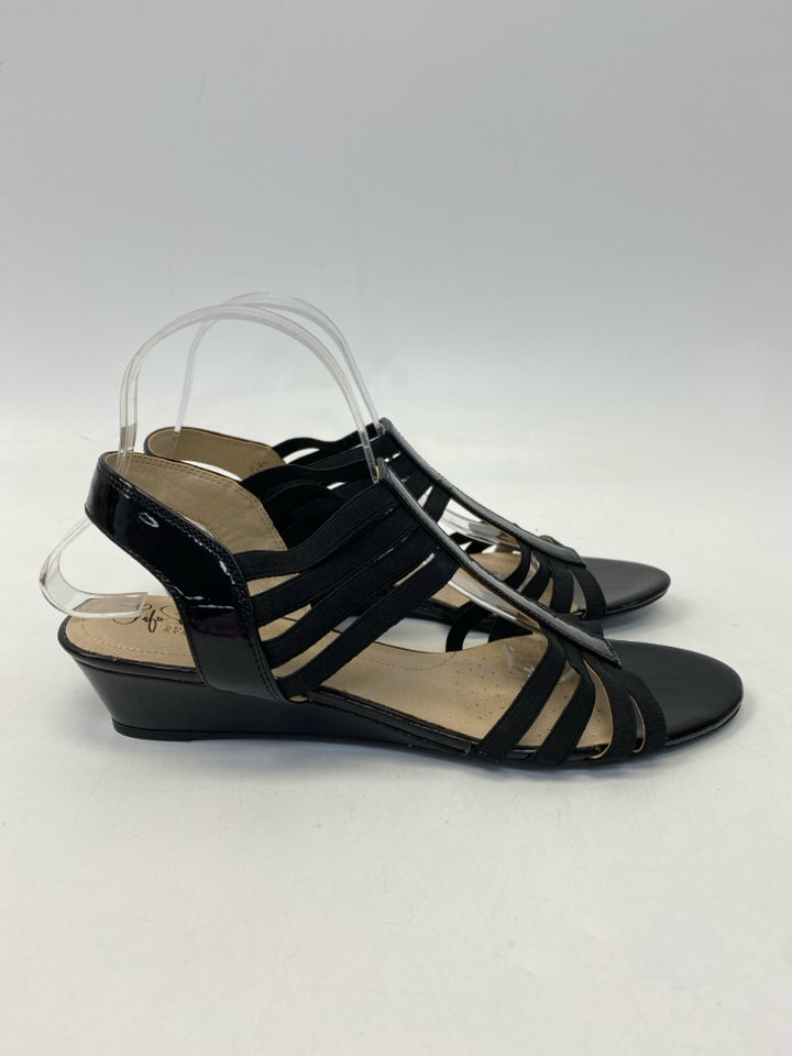 NWOT Life Stride  Size 11 Black Sandals