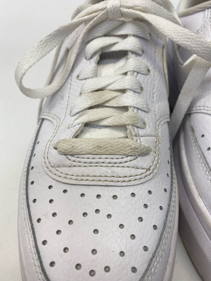 Nike  Size 7.5 White Lace-up Sneakers