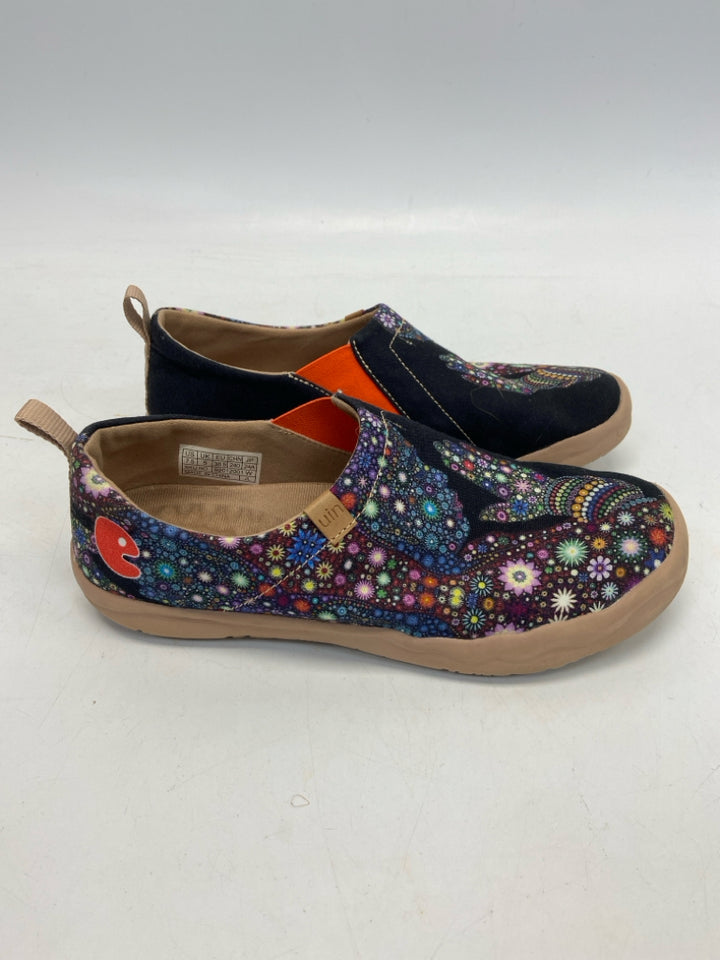 Size 7.5 Black Multi-Color Floral Sneakers