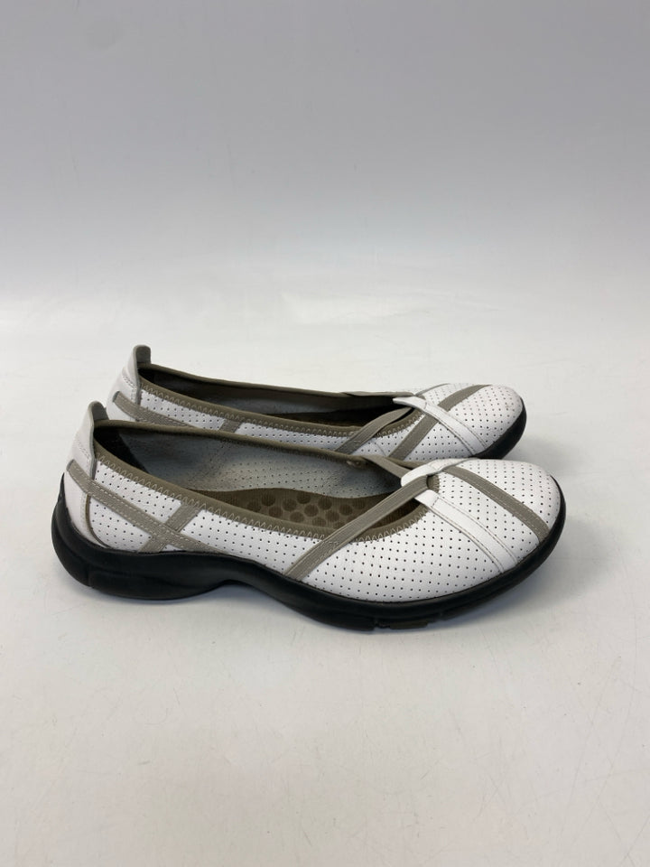 Clarks  Size 8 White Gray Perforated Flats