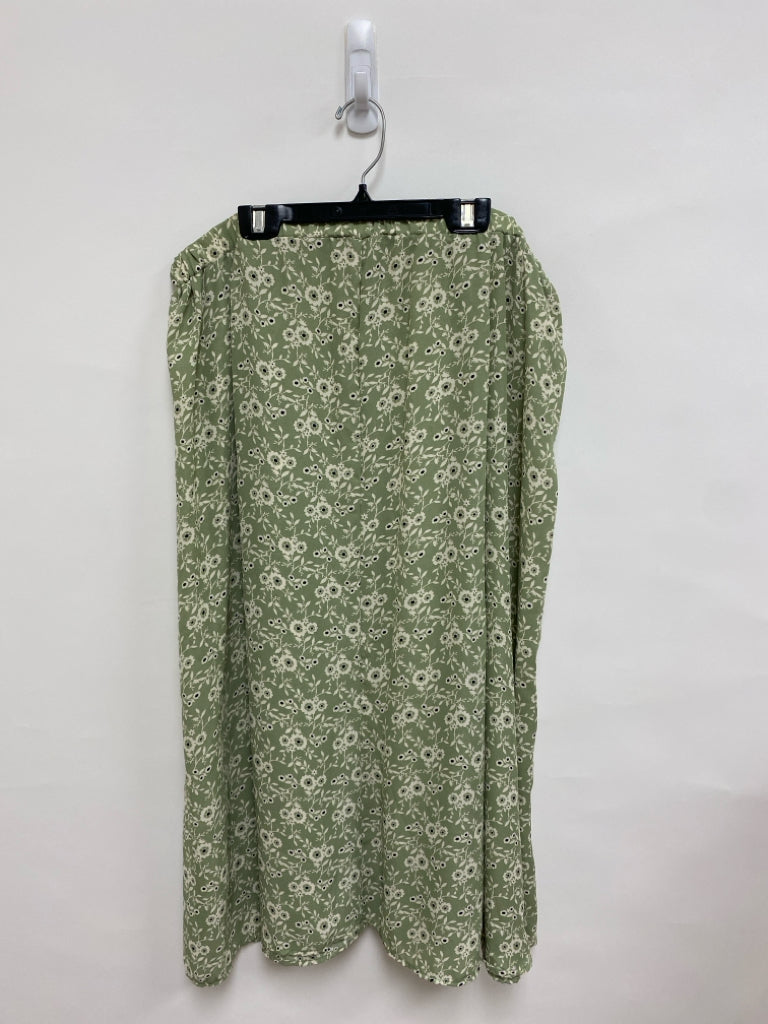 NWT Max Studio Size XL Sage Cream/Black Flowers Maxi Ladies Skirt