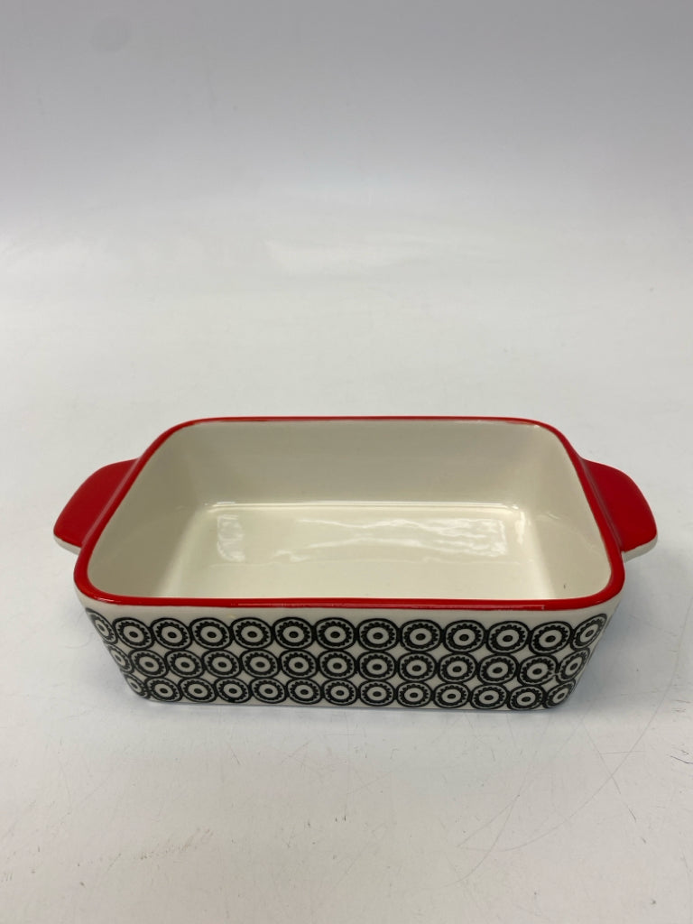White Red/Black Circles Bakeware