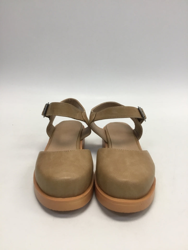 EU Shoe Size 38 Brown Clogs