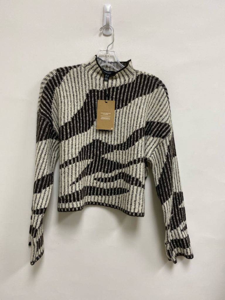 NWT Vero Moda Size XS Cream Espresso Abstract Cropped Ladies Sweater