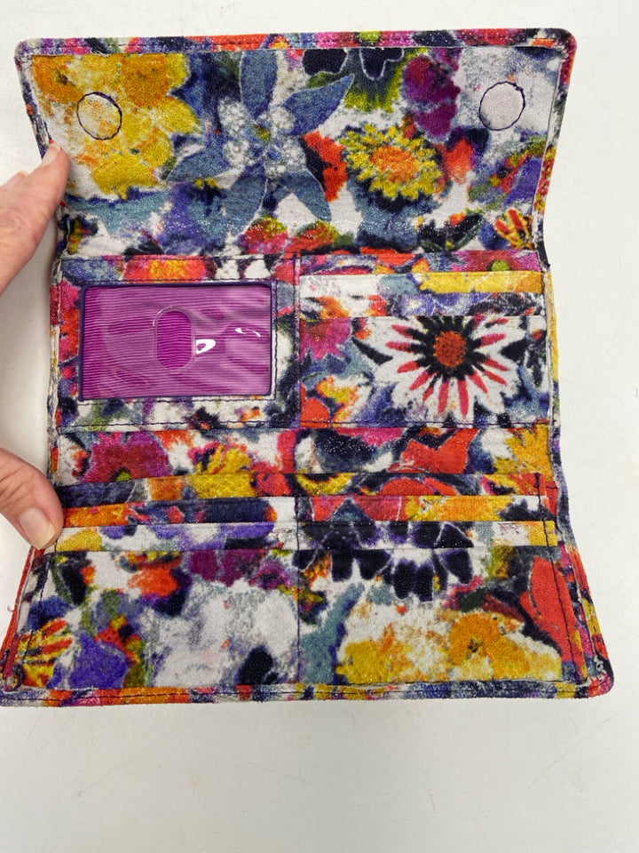 Hobo Red/Gold Multi-Color Floral Wallet