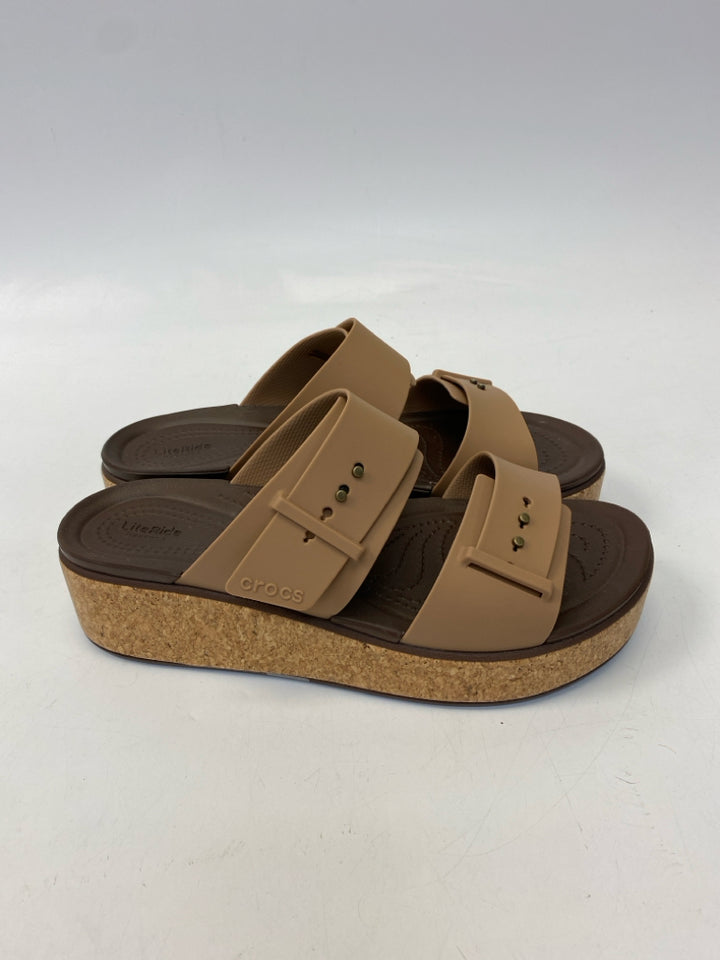 Crocs  Size 9 Tan Cork Sandals