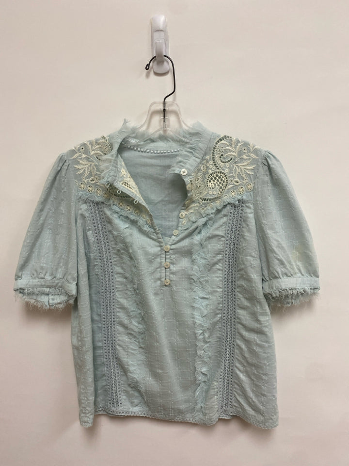 Anthropologie Size 4 Pale Blue Cream Embroidered V Neck Ladies Top