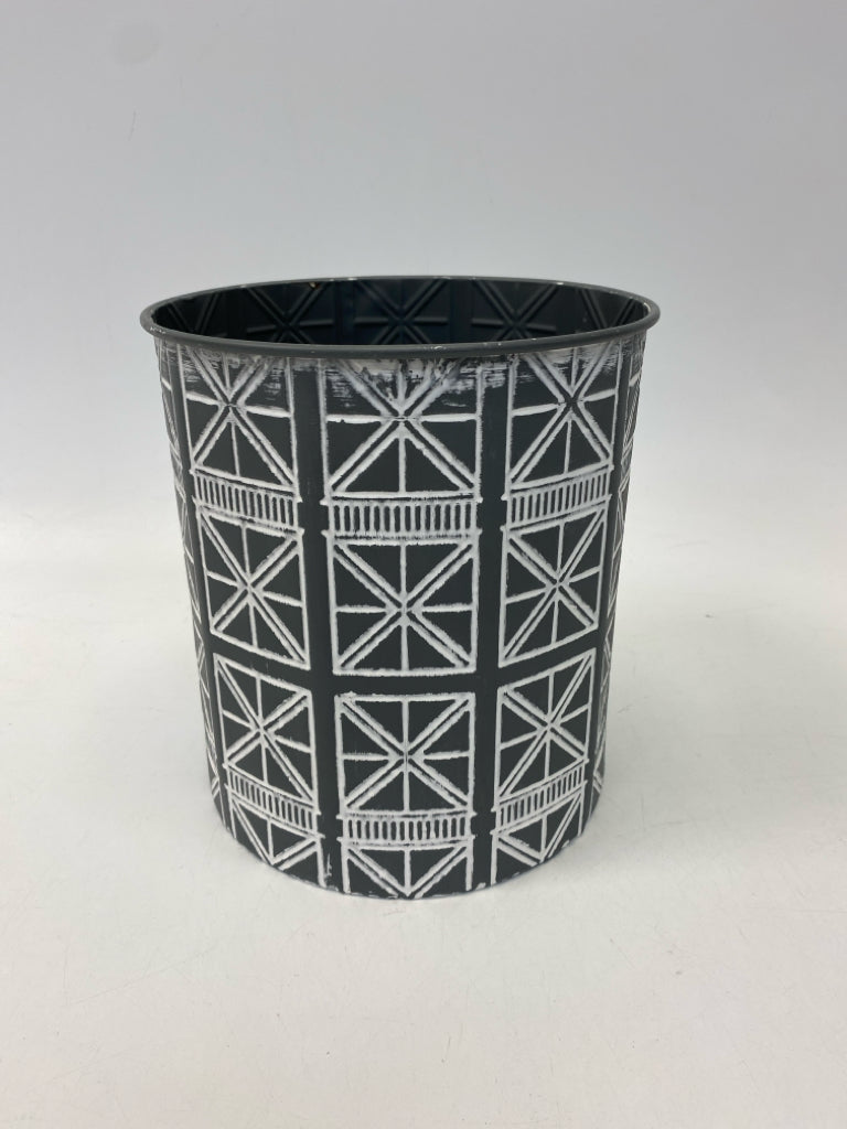 Gray White Geometric Metal Planter