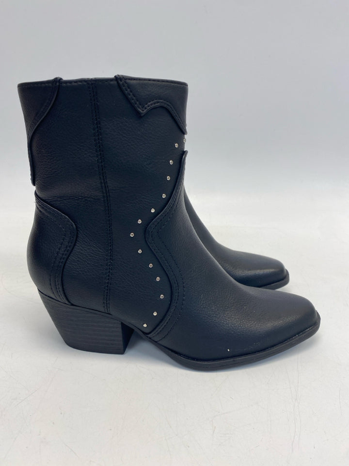 wonderly US Shoe Size 6.5 Black Silver Studded Boots