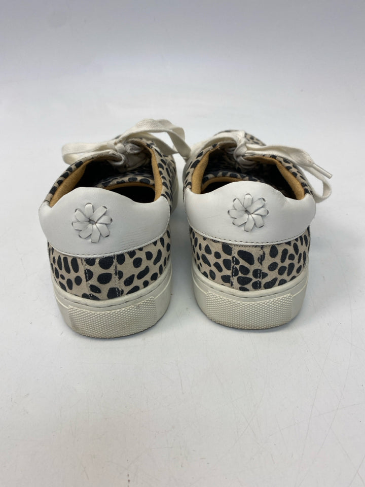 Jack Rogers  Size 8 Cream/Black Animal Print Sneakers