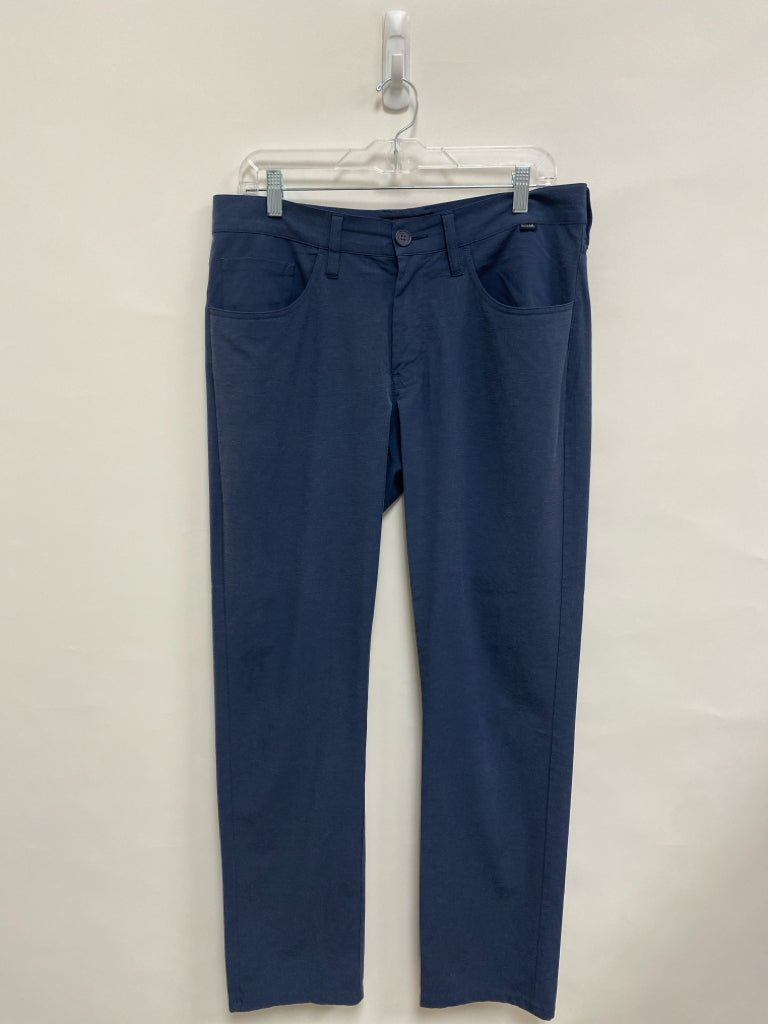 Travis Mathew Size 32 Navy Stripes Men&