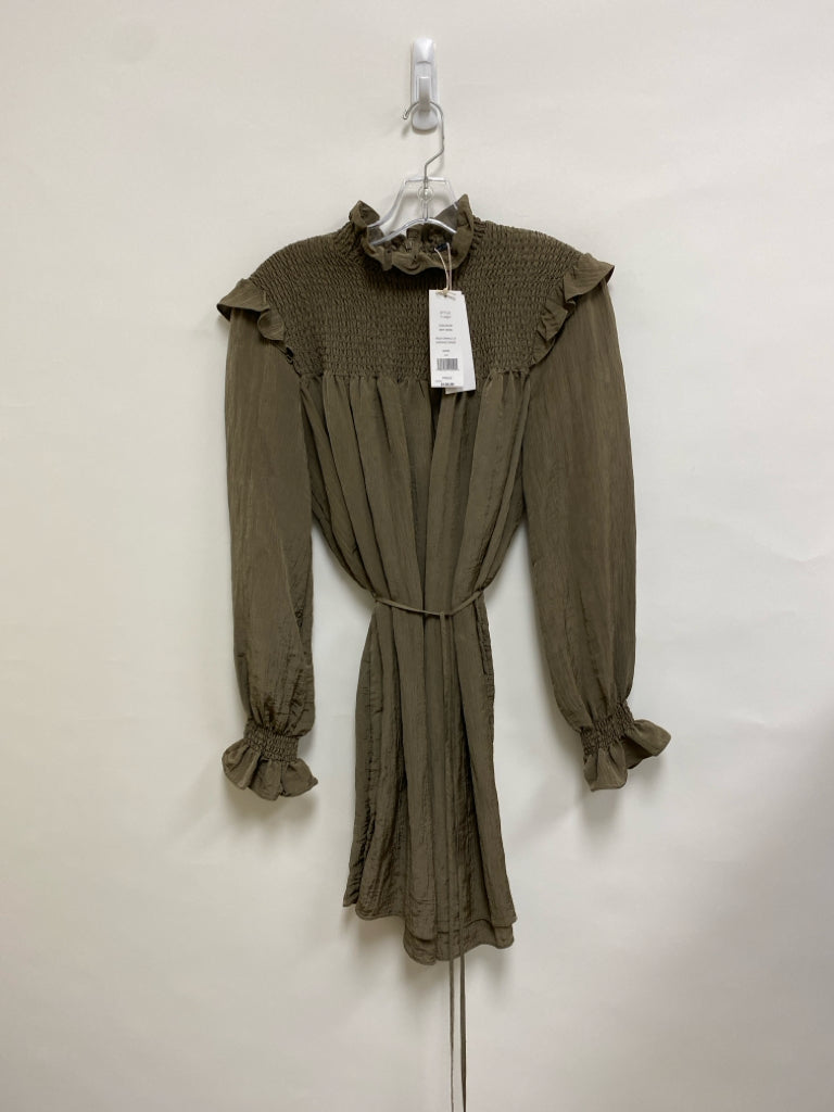 NWT French Connection Size M Taupe Smocking Long Sleeve Ladies Dress
