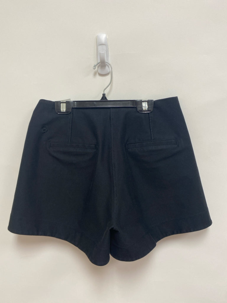 Lululemon Size 6 Black Pleats Ladies Shorts