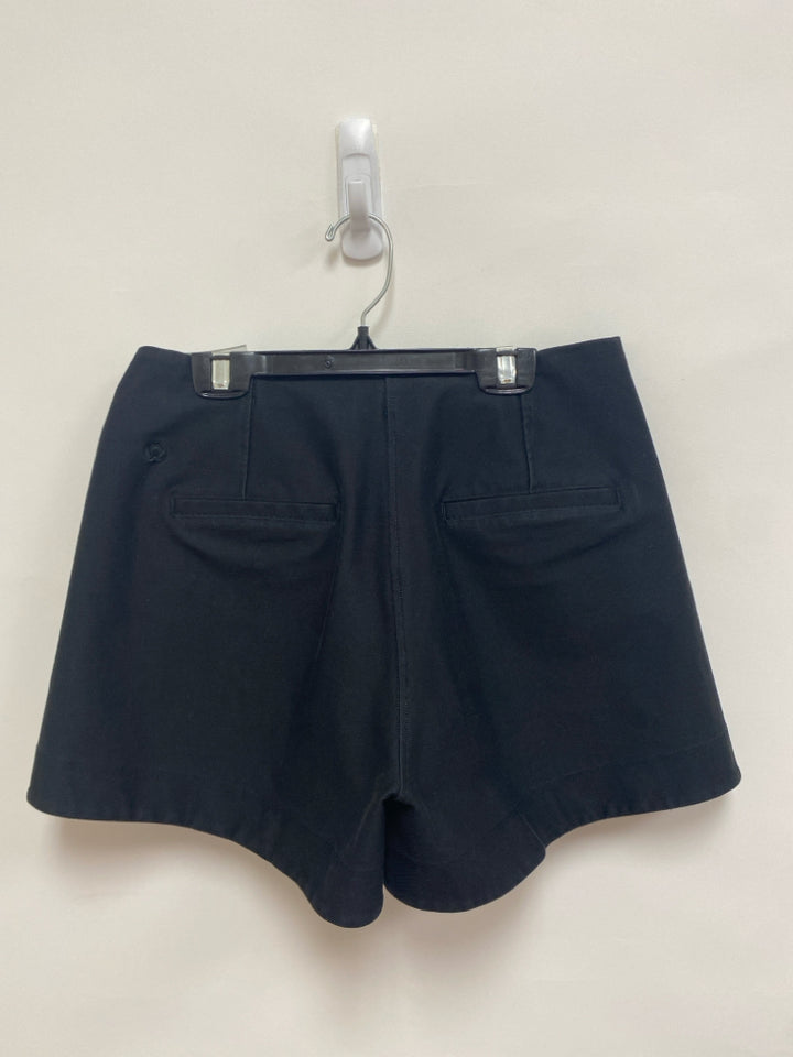 Lululemon Size 6 Black Pleats Ladies Shorts