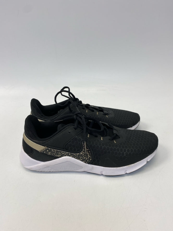 Nike  Size 10.5 Black Lace-up Sneakers