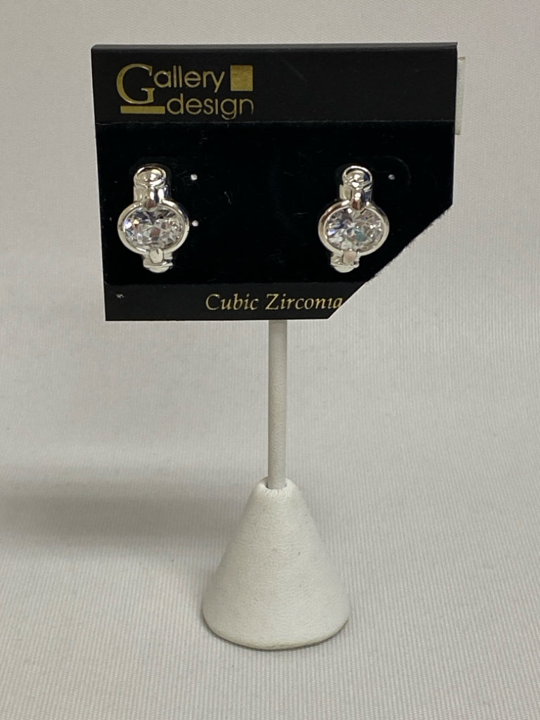 NWT Silver Color Clear Oval(s) Earrings