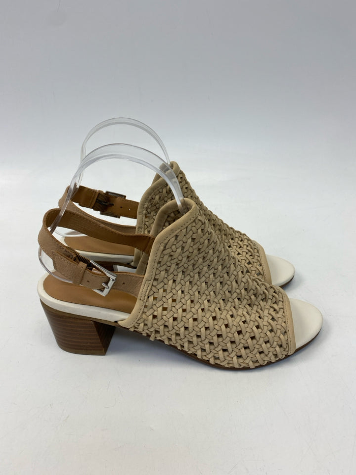 NWOT  Size 8 Tan Woven Sandals