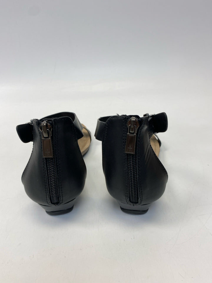 Kenneth Cole  Size 7.5 Black Zipper Sandals
