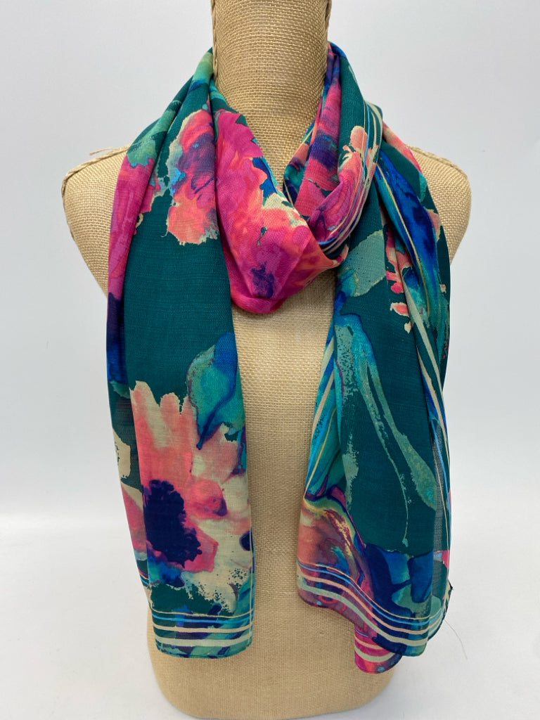 VINCE CAMUTO Green Pink/Multi Scarf