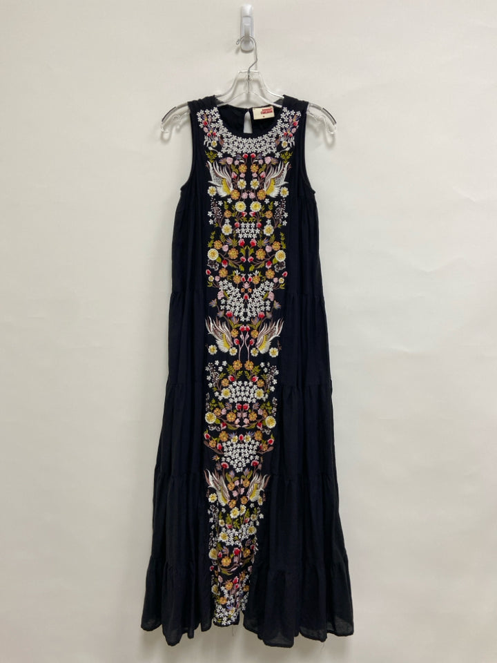 SAMANT CHAUHAN Size 0 Black White/Multi Floral Sleeveless Ladies Dress