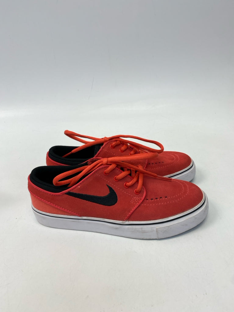 Nike SIZE 3.5 Red Lace-Up Girl&
