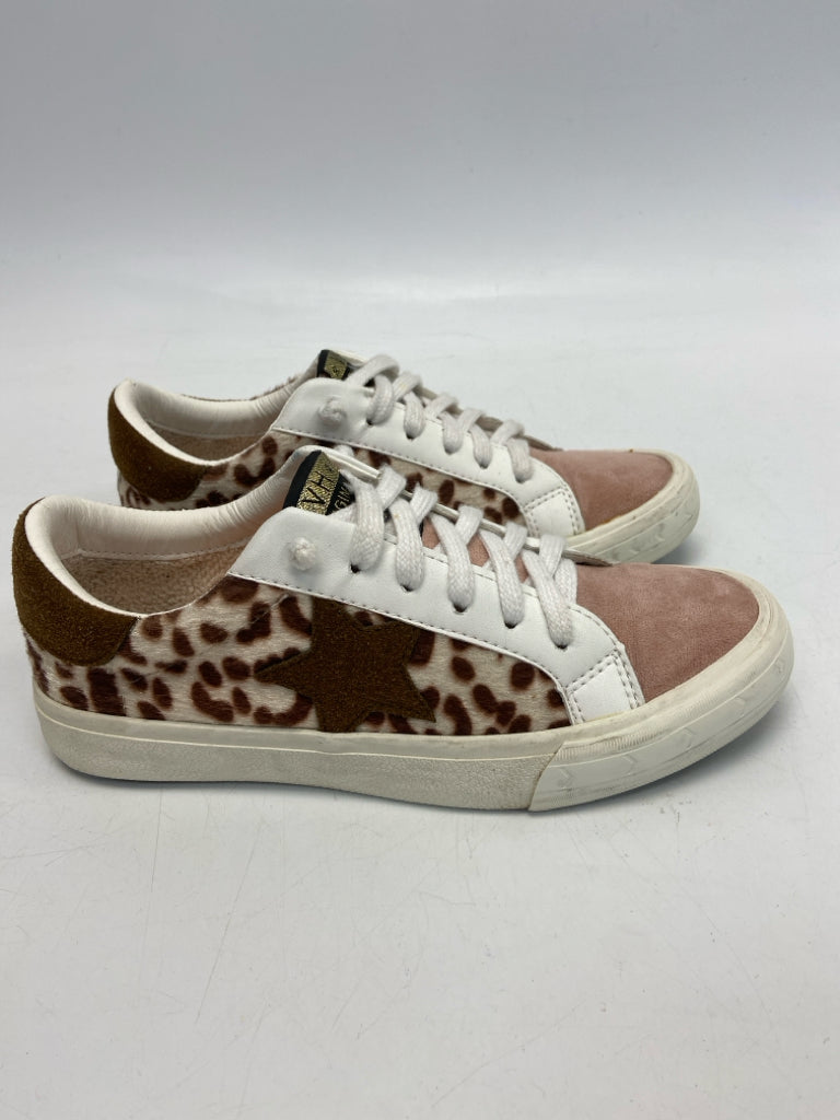 Vintage Havana  Size 6 White/Brown Pink Animal Print Sneakers
