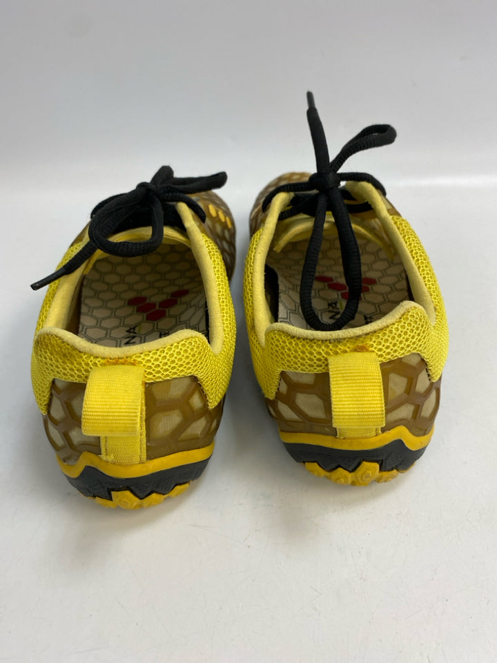 Size 37 Yellow Lace-up Sneakers