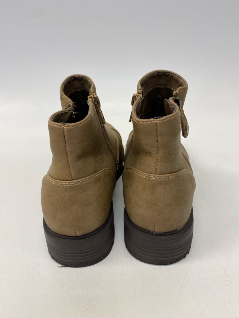 Easy Street US Size 9 Brown Boots