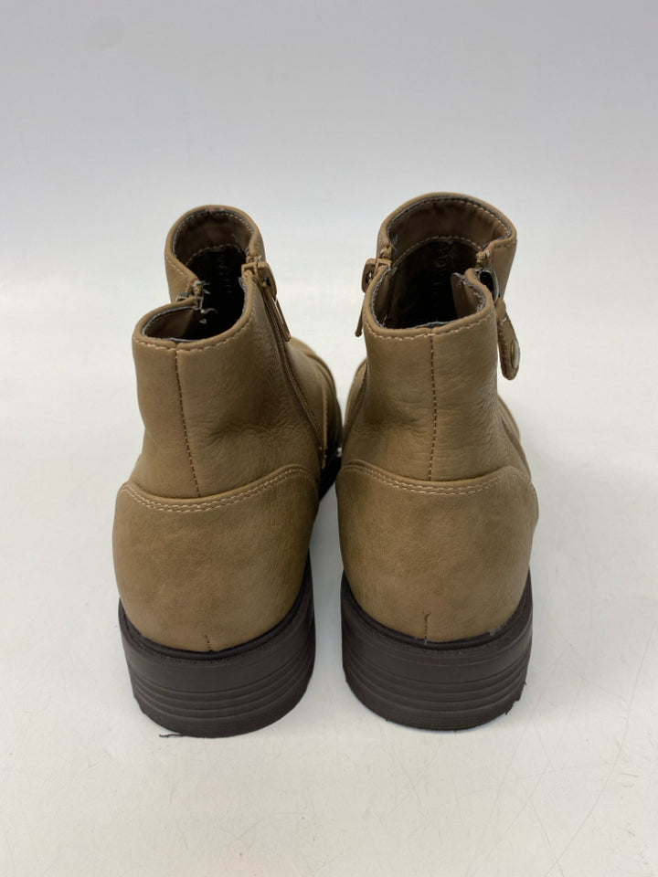 Easy Street US Size 9 Brown Boots