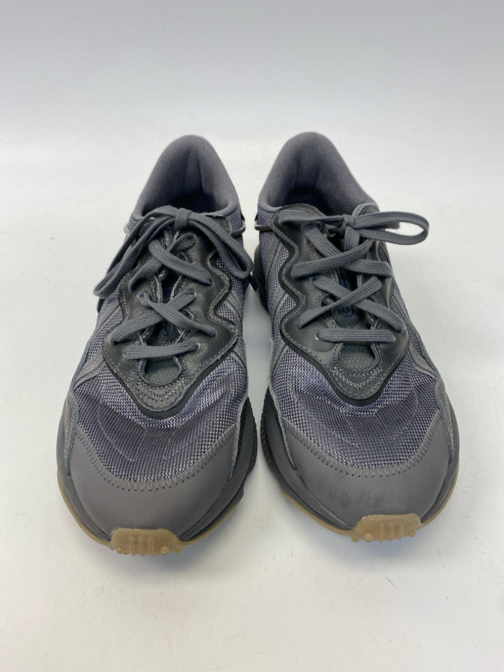 Adidas Size 10.5 Dark Gray Lace-Up Men&