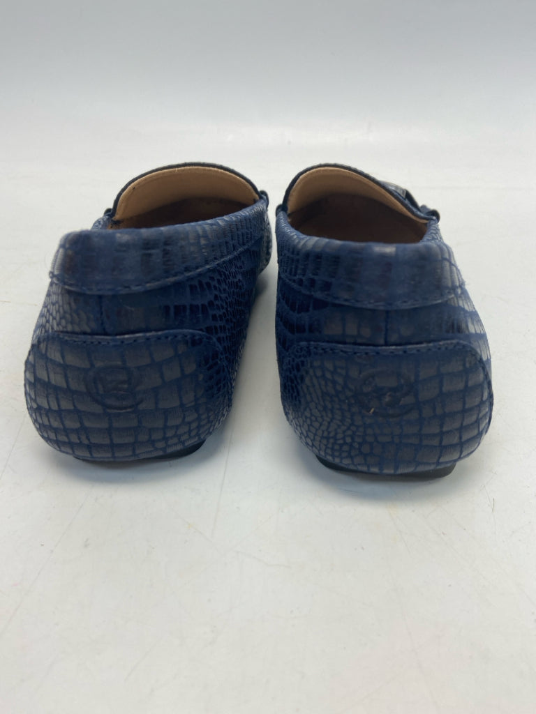 NWOT Life Stride US Size 8.5 Navy Embossed Flats