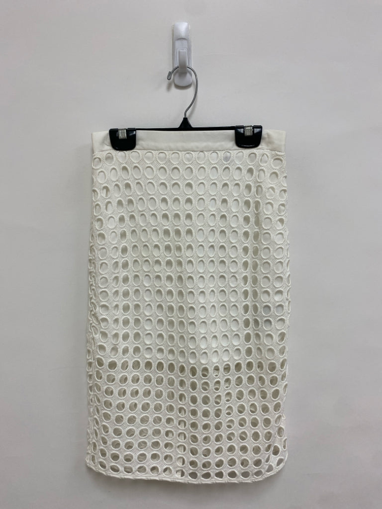 Banana Republic Size 0P White Cut-Out Petite Skirt
