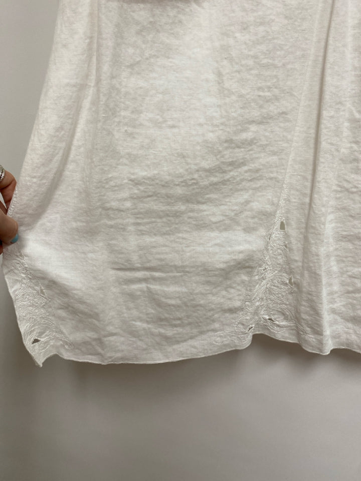 SIZE  2X White Linen Plus Size Top